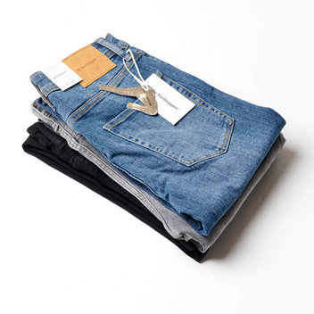 Ó sofaisticiúlacht gan am go dtí bua na linne seo.