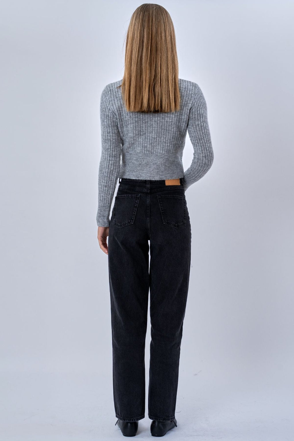 Cniotálfaidh Blús Ceangail Nova - Liath