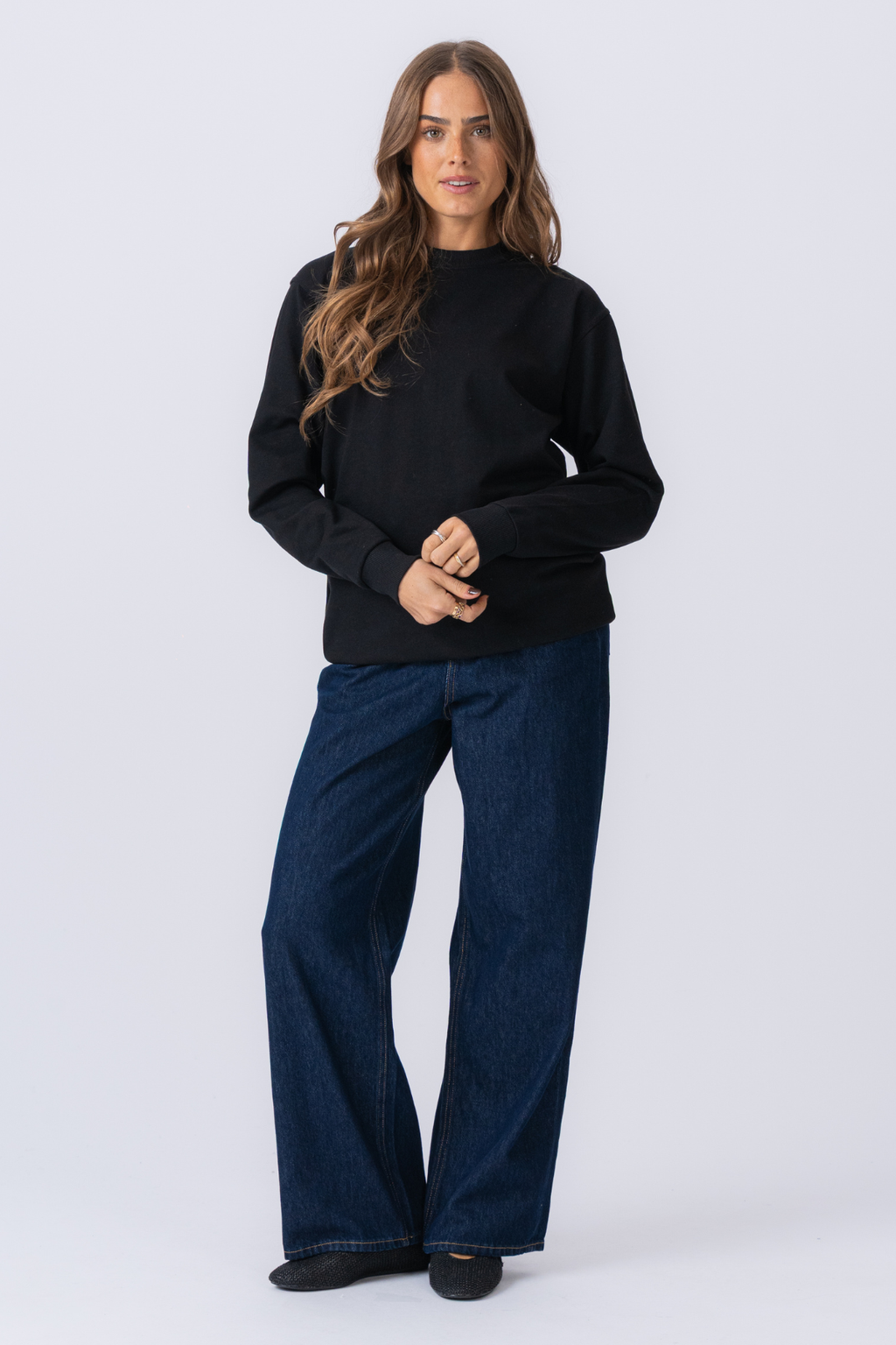 Basic Crewneck - Black (women)