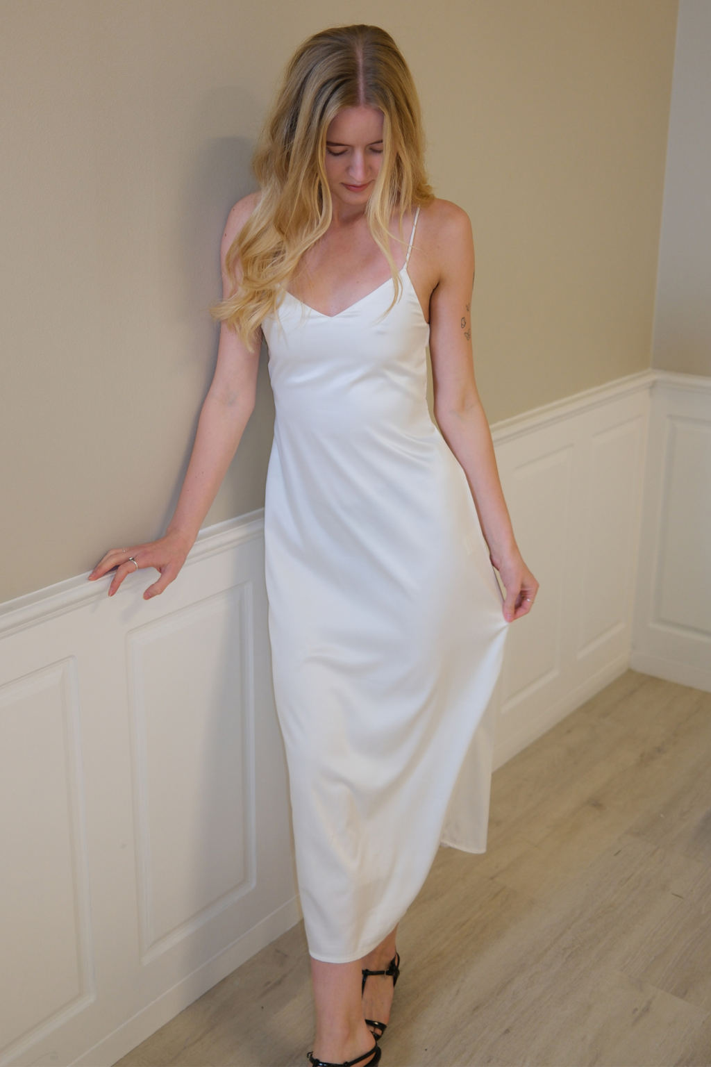 Gúna strap Elina - Bán