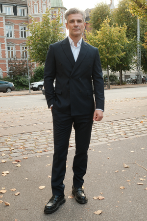 Premium Culaith dúbailte-breasted (dubh)