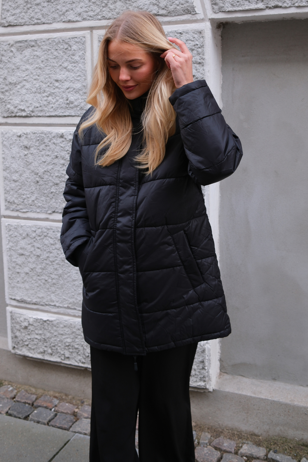 Long Puffer Jacket - Black