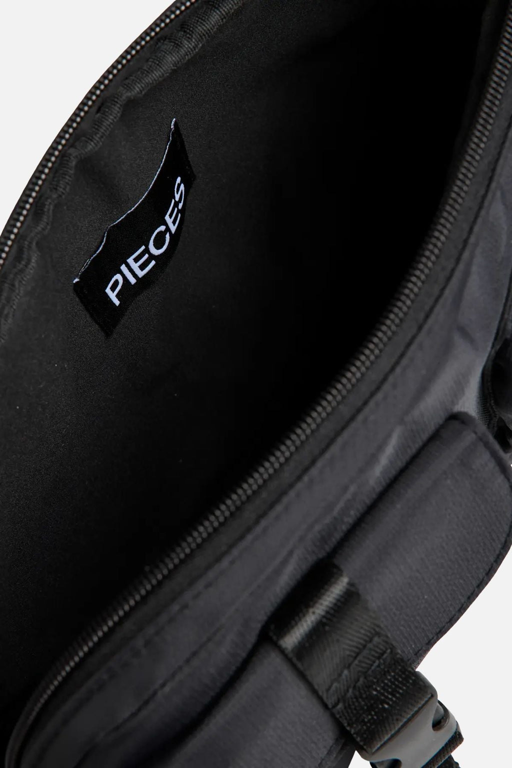 Bunha Cross Body - Black