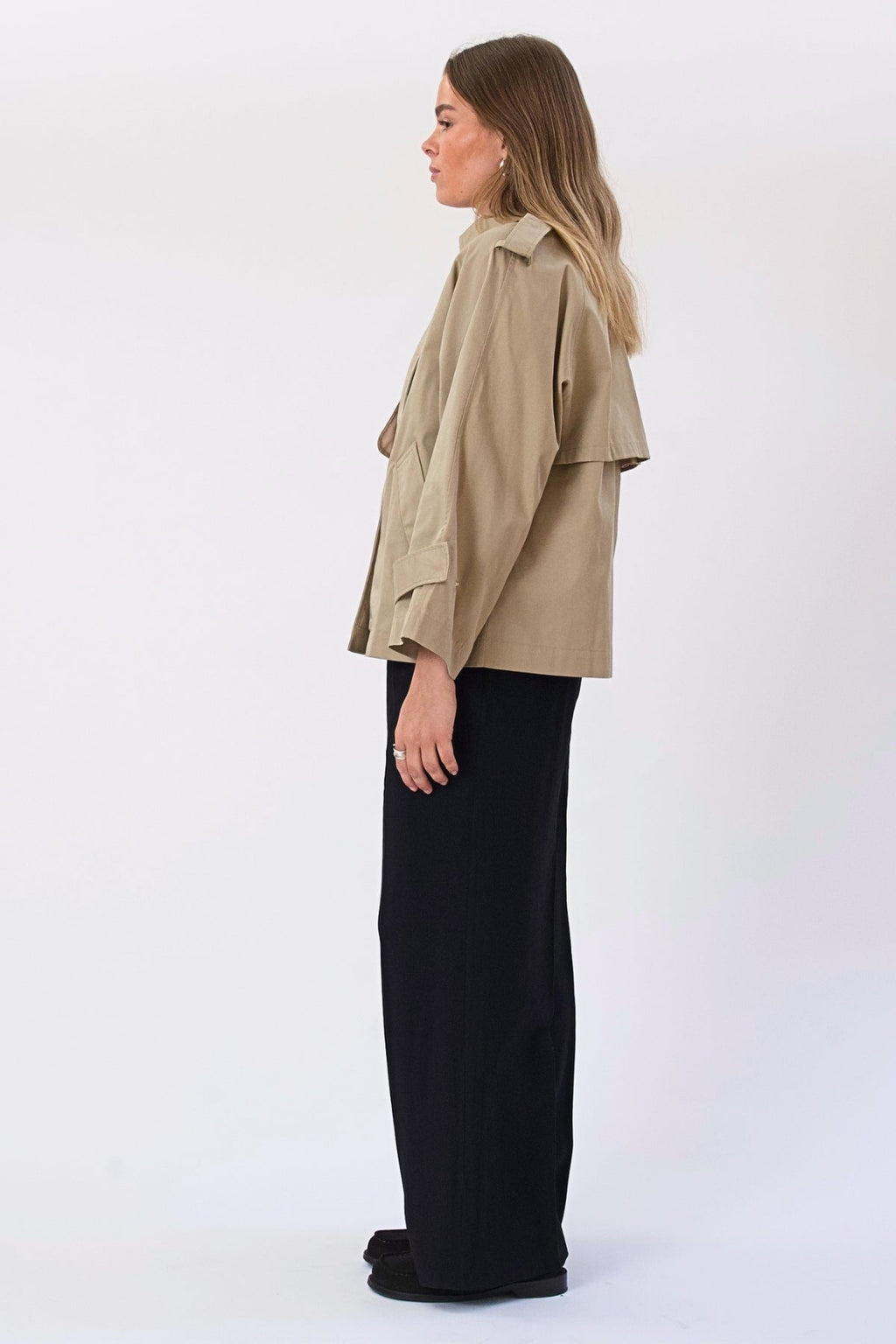Cóta Trench Gearr Elara - beige
