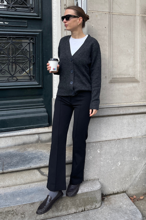 Cardigan cniotáilte - melange liath dorcha