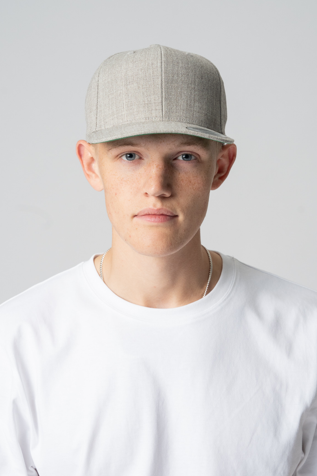 Snapback - Liath éadrom