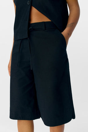 Aura Bermuda Shorts - Black