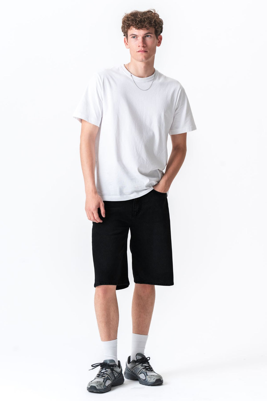 Široke traper kratke hlače - jednobojne crne