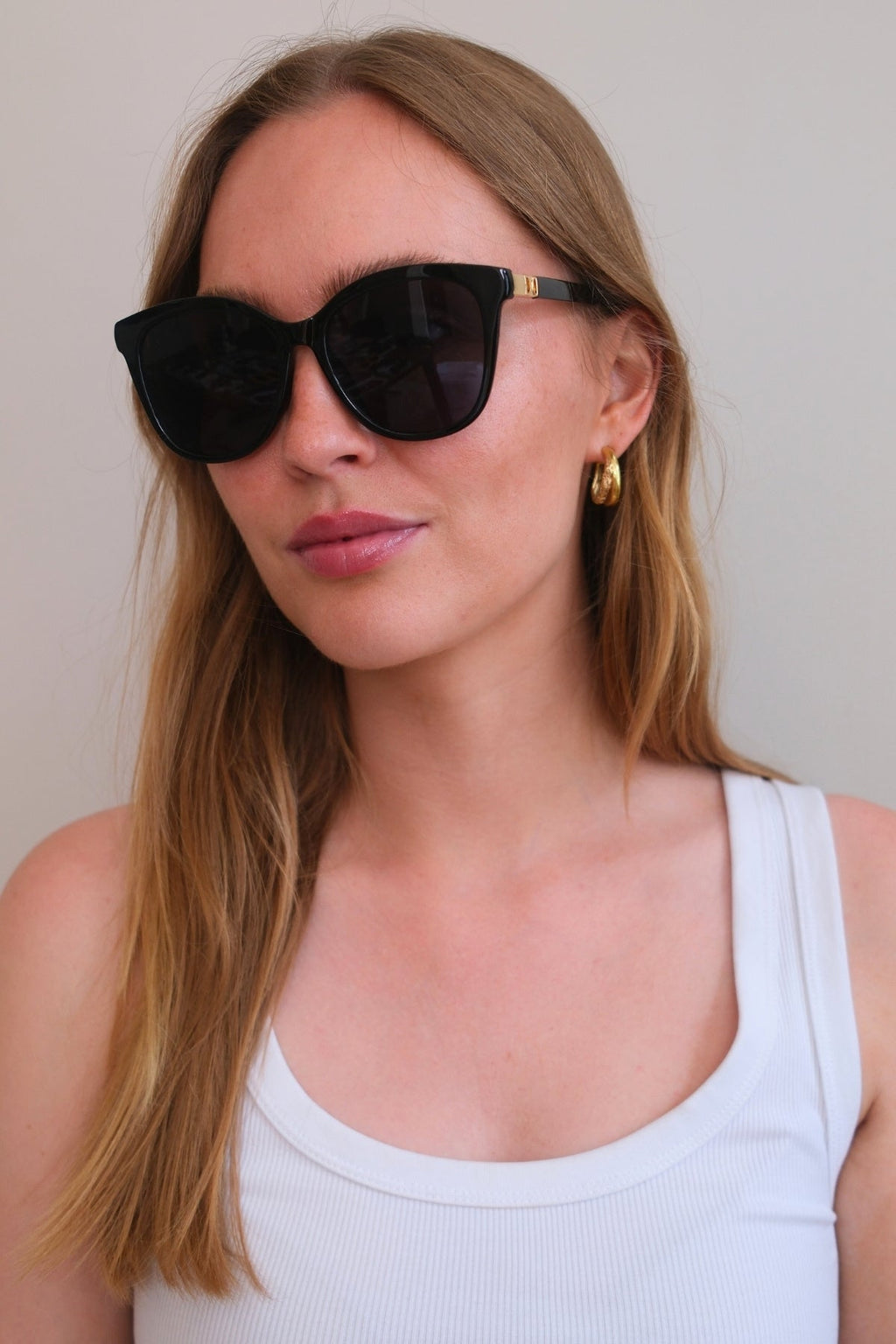 Elena Sunglasses - Dubh