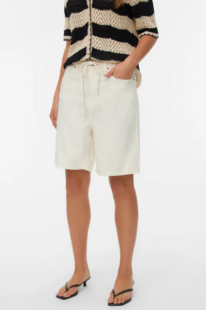 Villa Bermuda Denim Shorts - Ecru