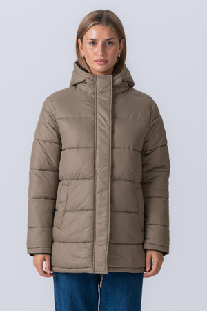 Bunda s dlhým nafúknutím - piesok