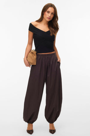 Lotus balon hlače - čokoladna torta