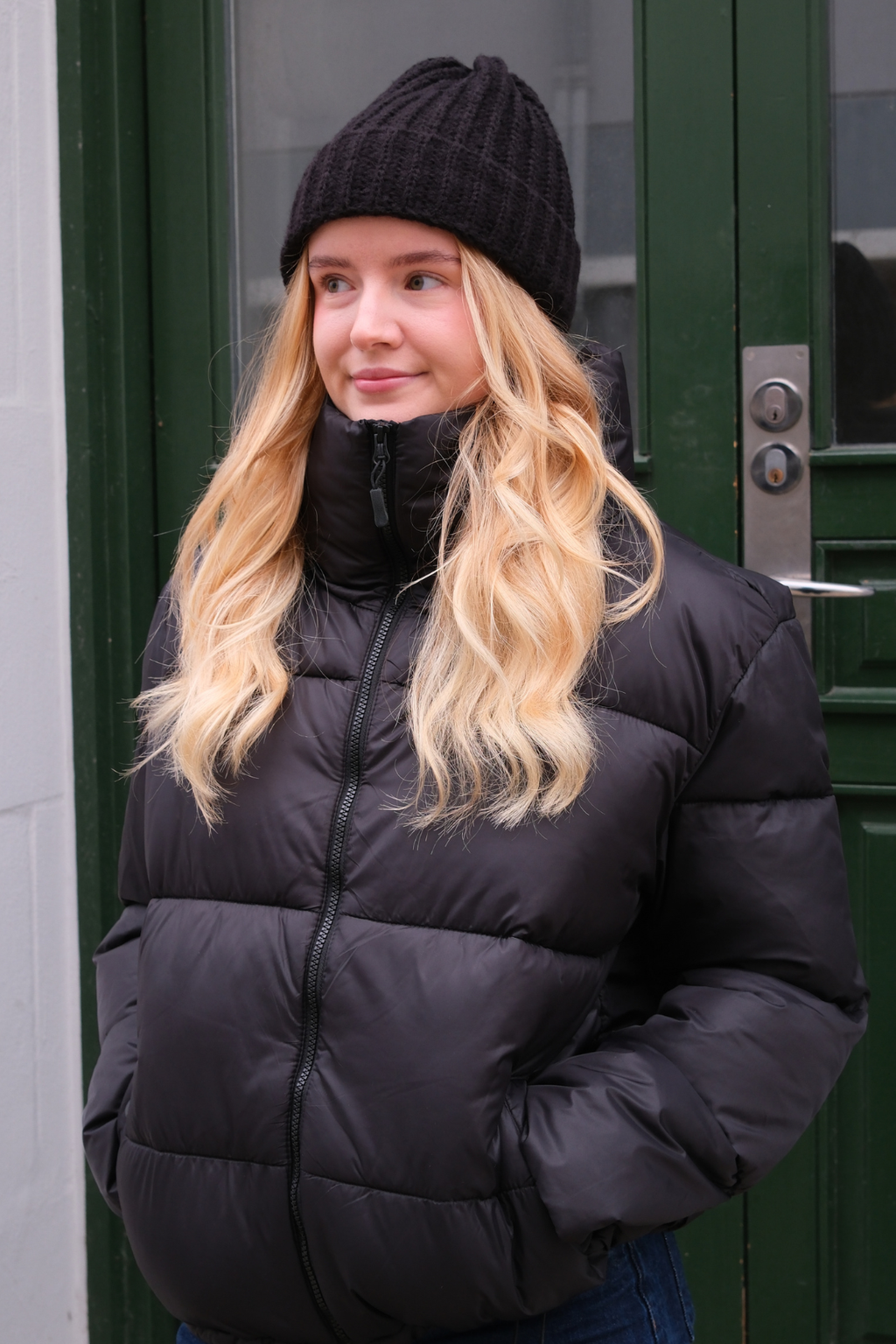 Rebrasta kapa - crna