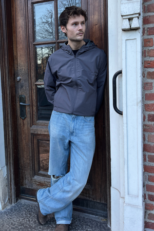 Windbreaker - liath dorcha