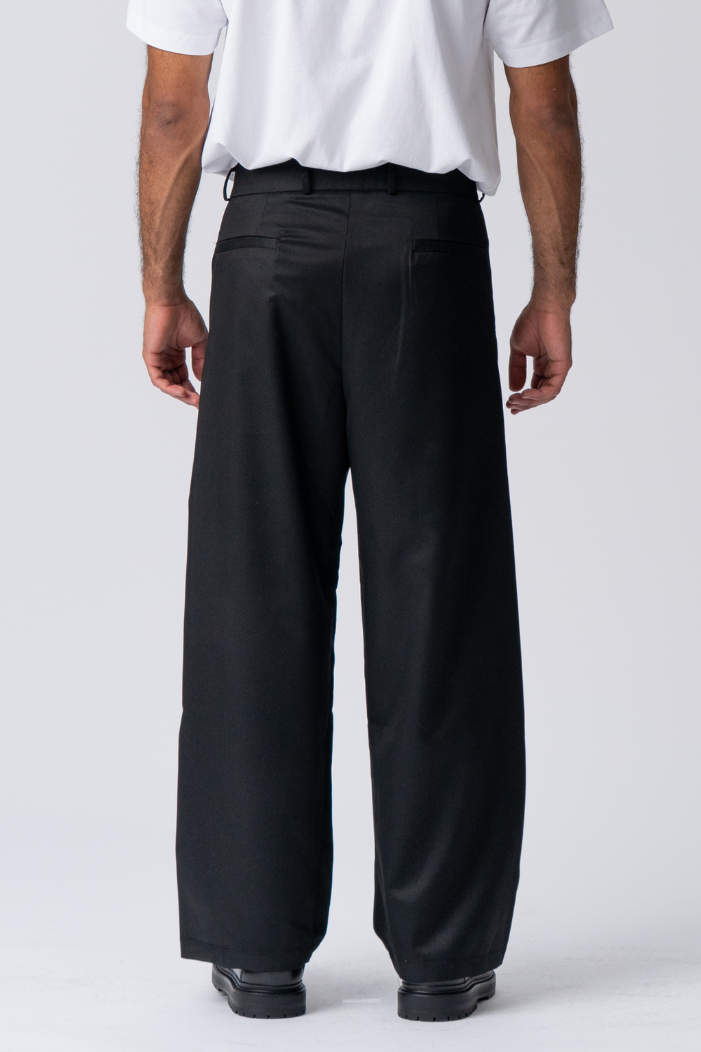 Pleated Wide Suit Pants - Black