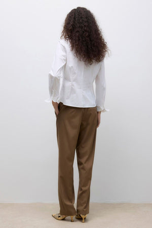 Tričko s krkom na V -krk - jasne biela