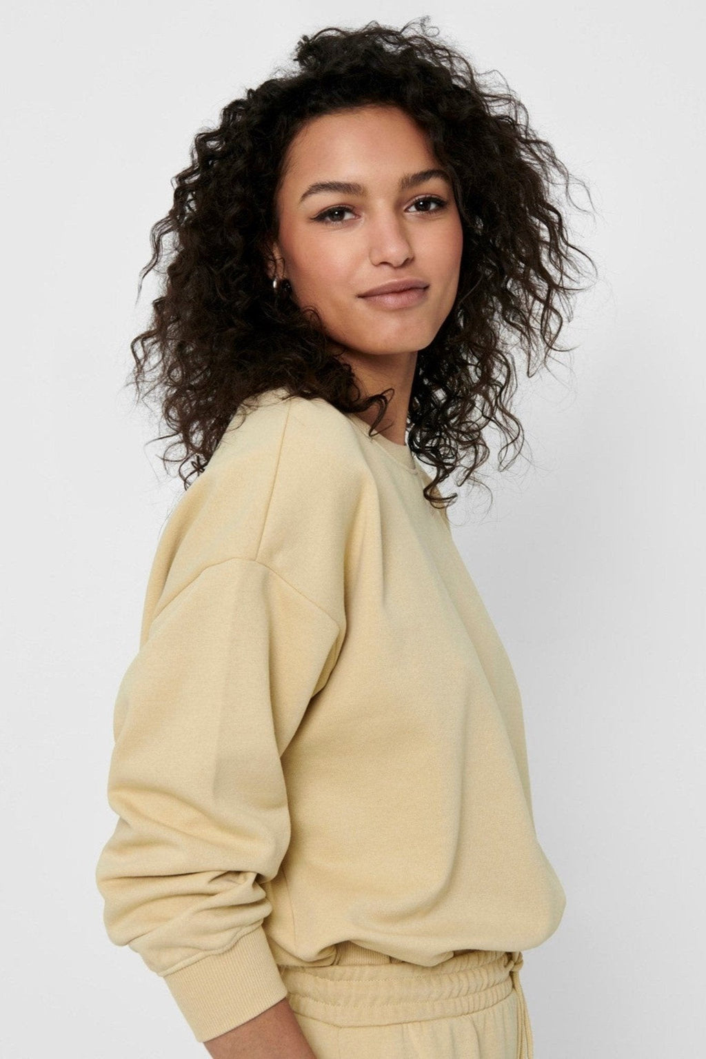 Udobna posada - pješčana boja