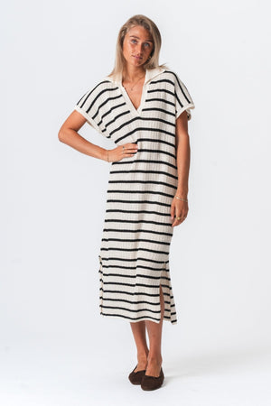 Gúna Victoria - Bán/Dubh