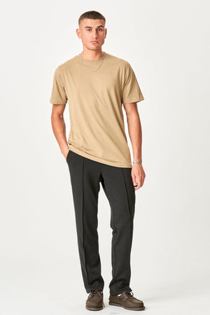 T -léine ró -mhór - gaineamh