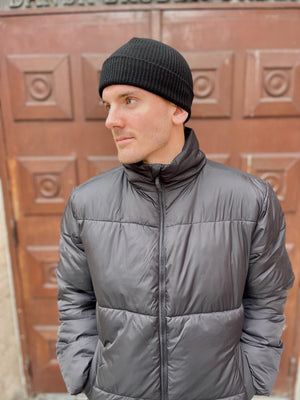 Beanie cniotáilte - Dubh