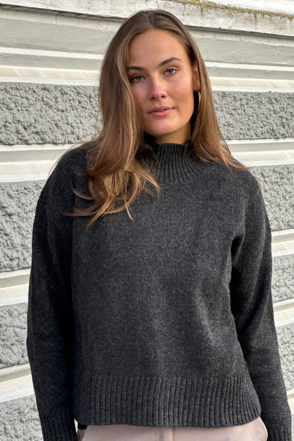 Nadmerné pletené polo -neck