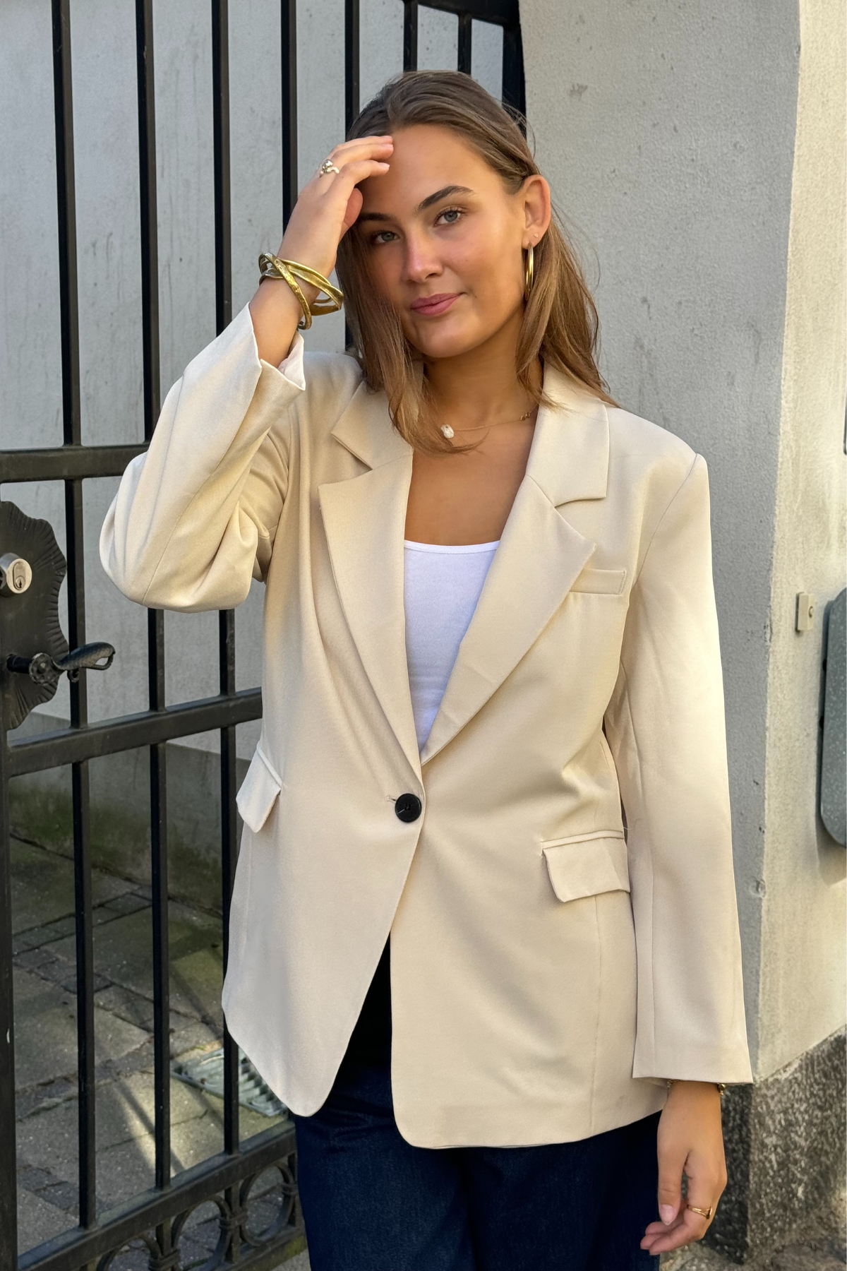 cream oversized blazer