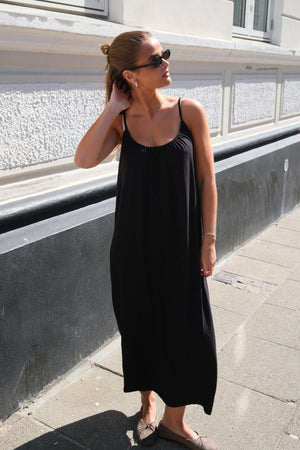 Luna Singlet Ankle Dress - Black