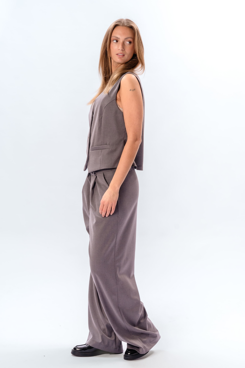 Nadia hlače - tamno siva