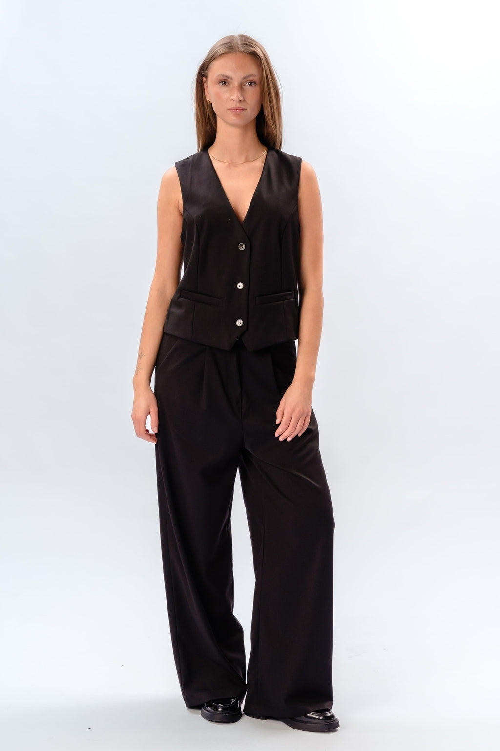 Nadia vest and pants (Black) - Package deal