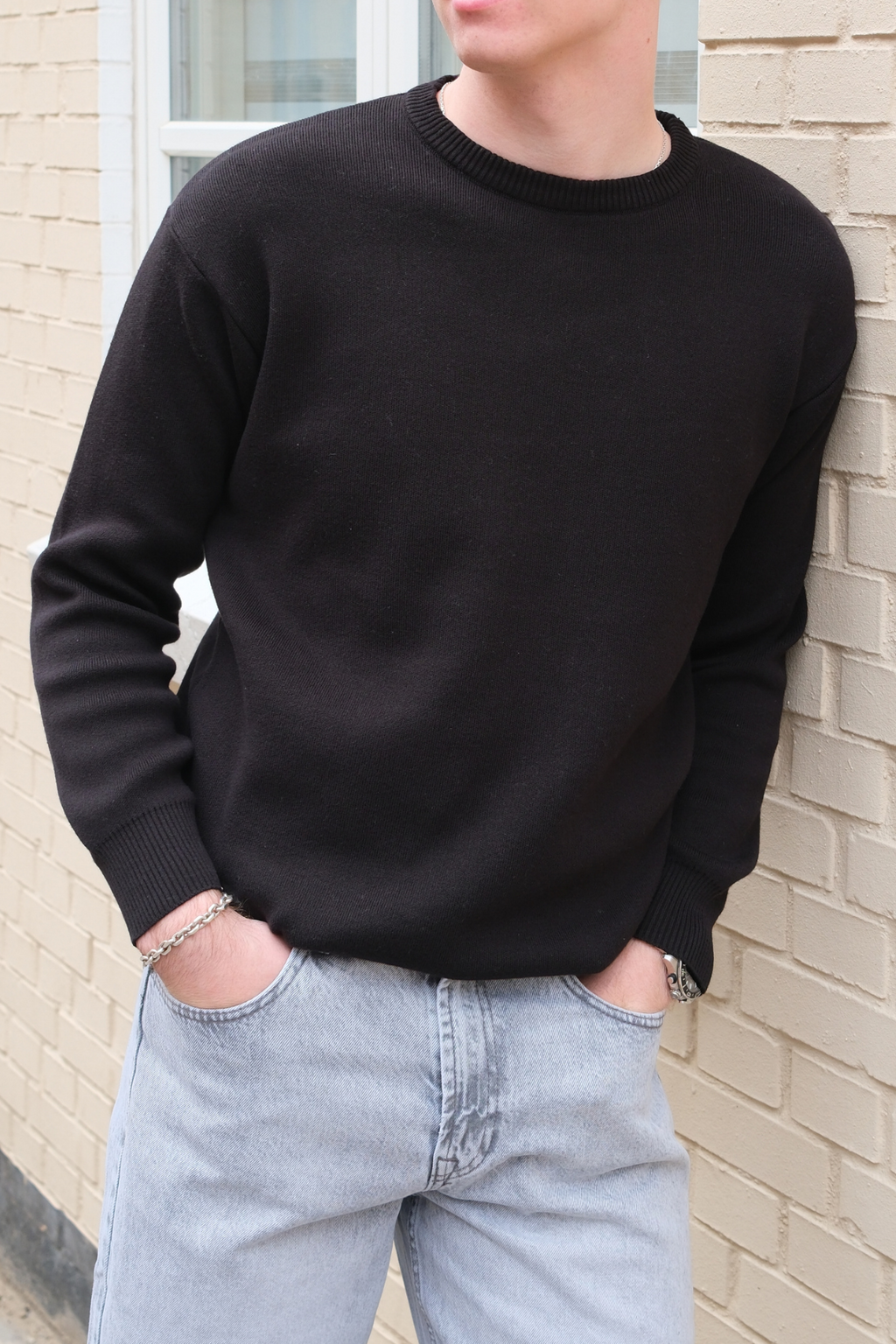 Crewneck Knit Sweater - Black