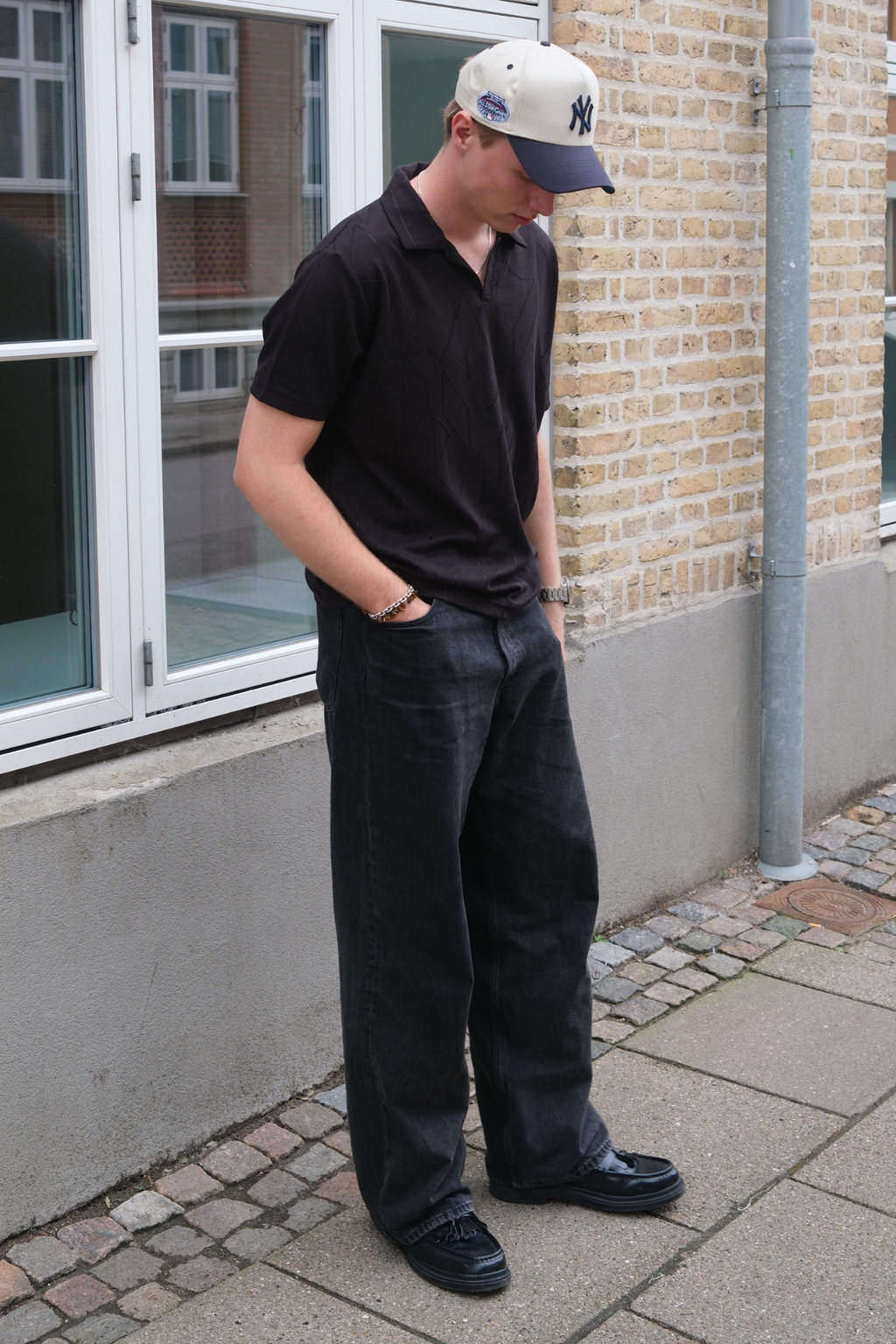 Atlas textúrované polo - čierna