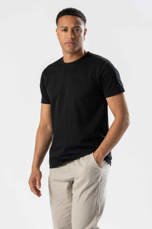 Regular T-léine - Dubh