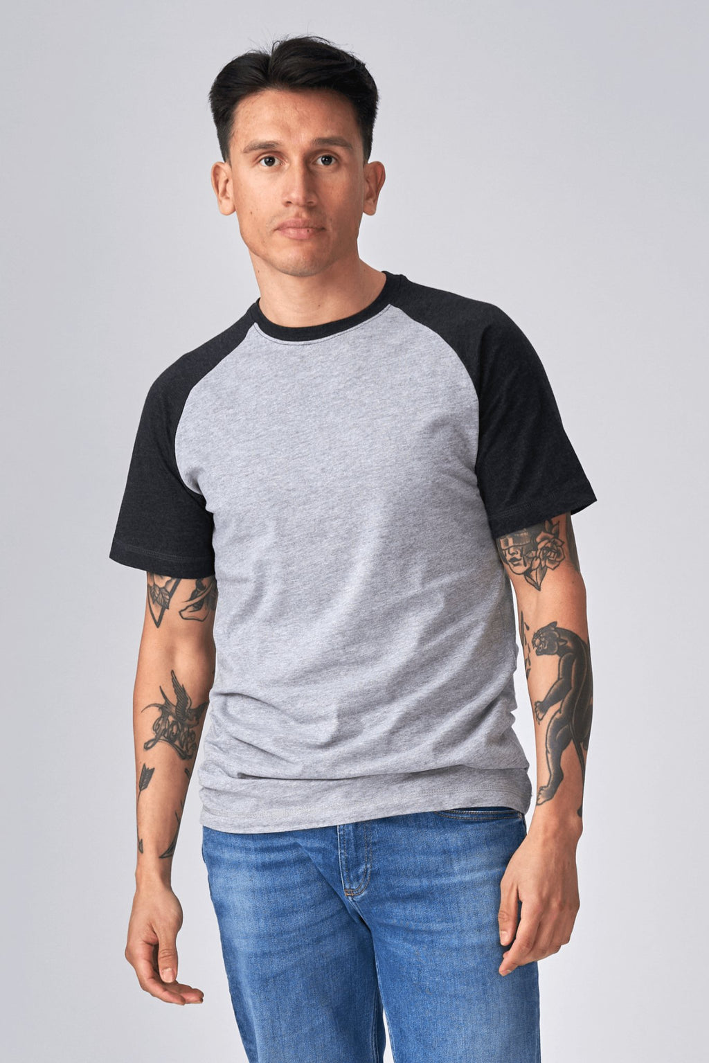Osnovna majica Raglan-Crno-svjetlost siva