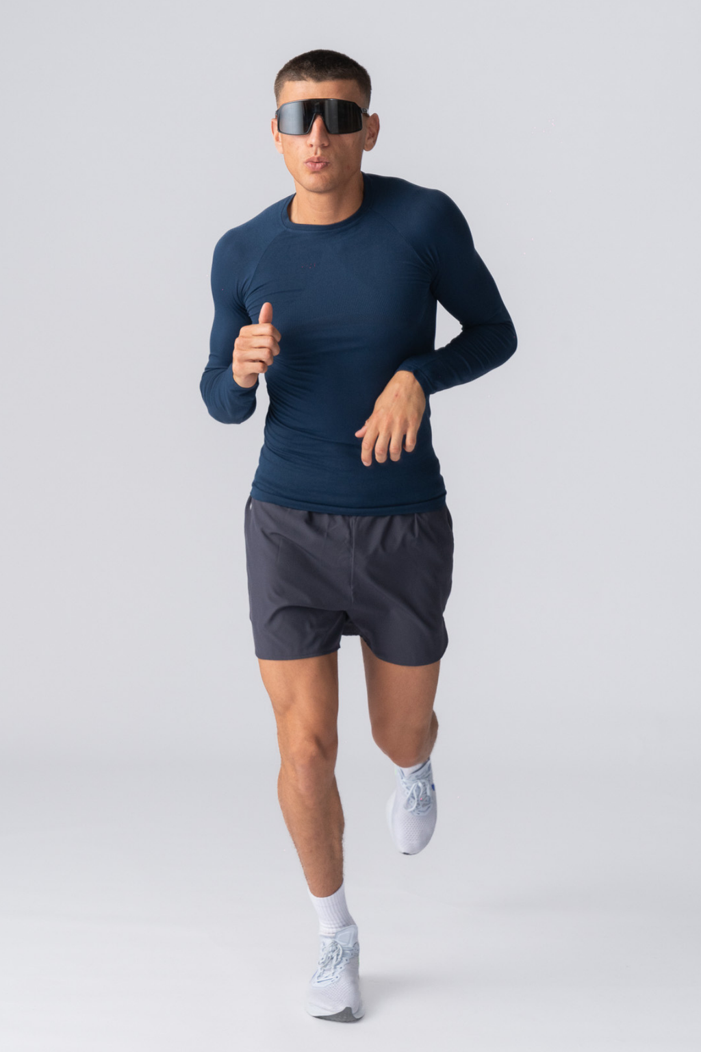 T -léine muinchille fada príomha - Navy