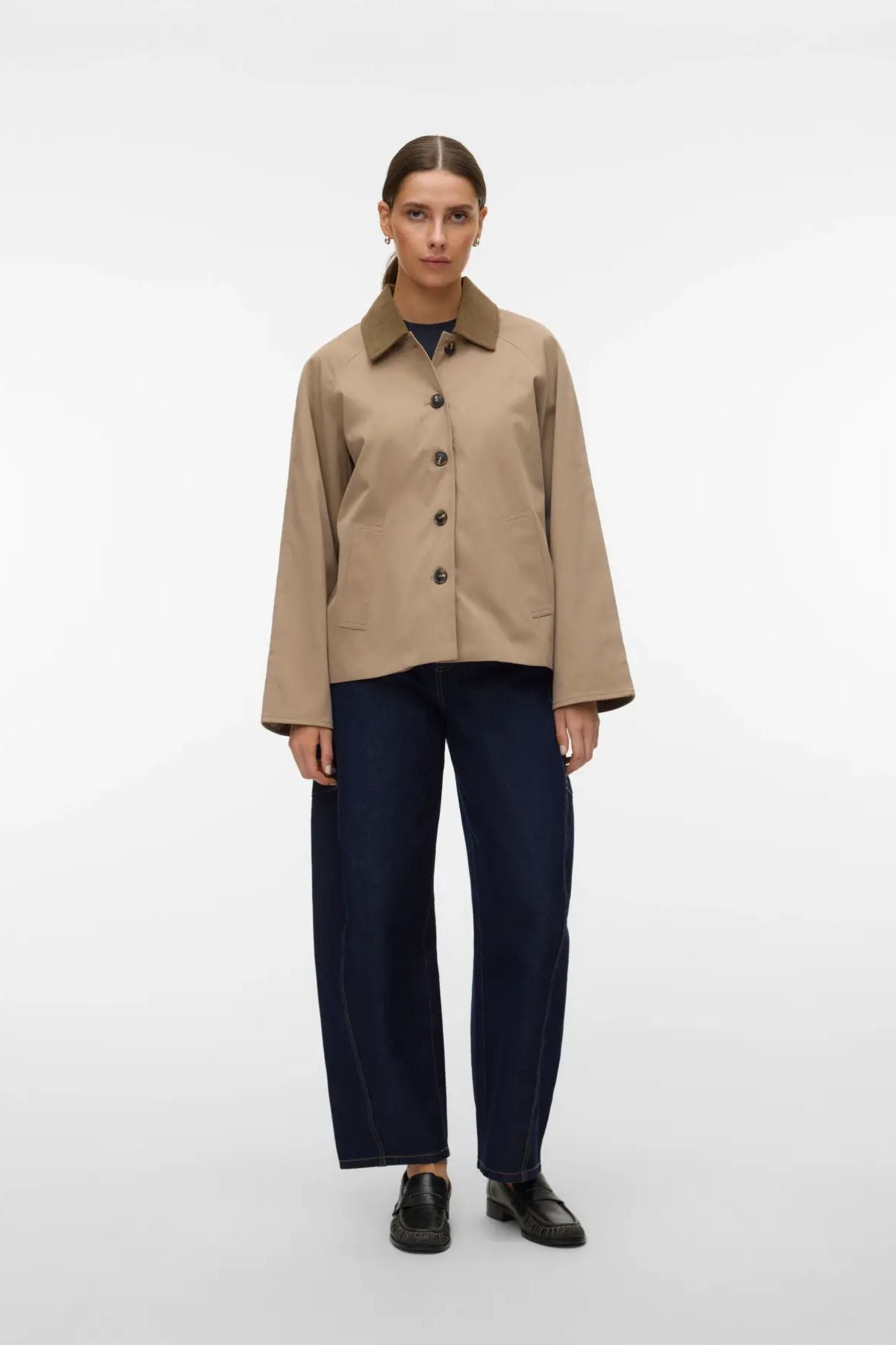 Vero Moda Chelseafia Short Jacket - Silver Mink | TEESHOPPEN