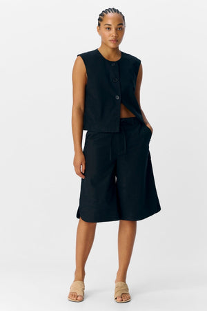 Aura Bermuda Shorts - Black