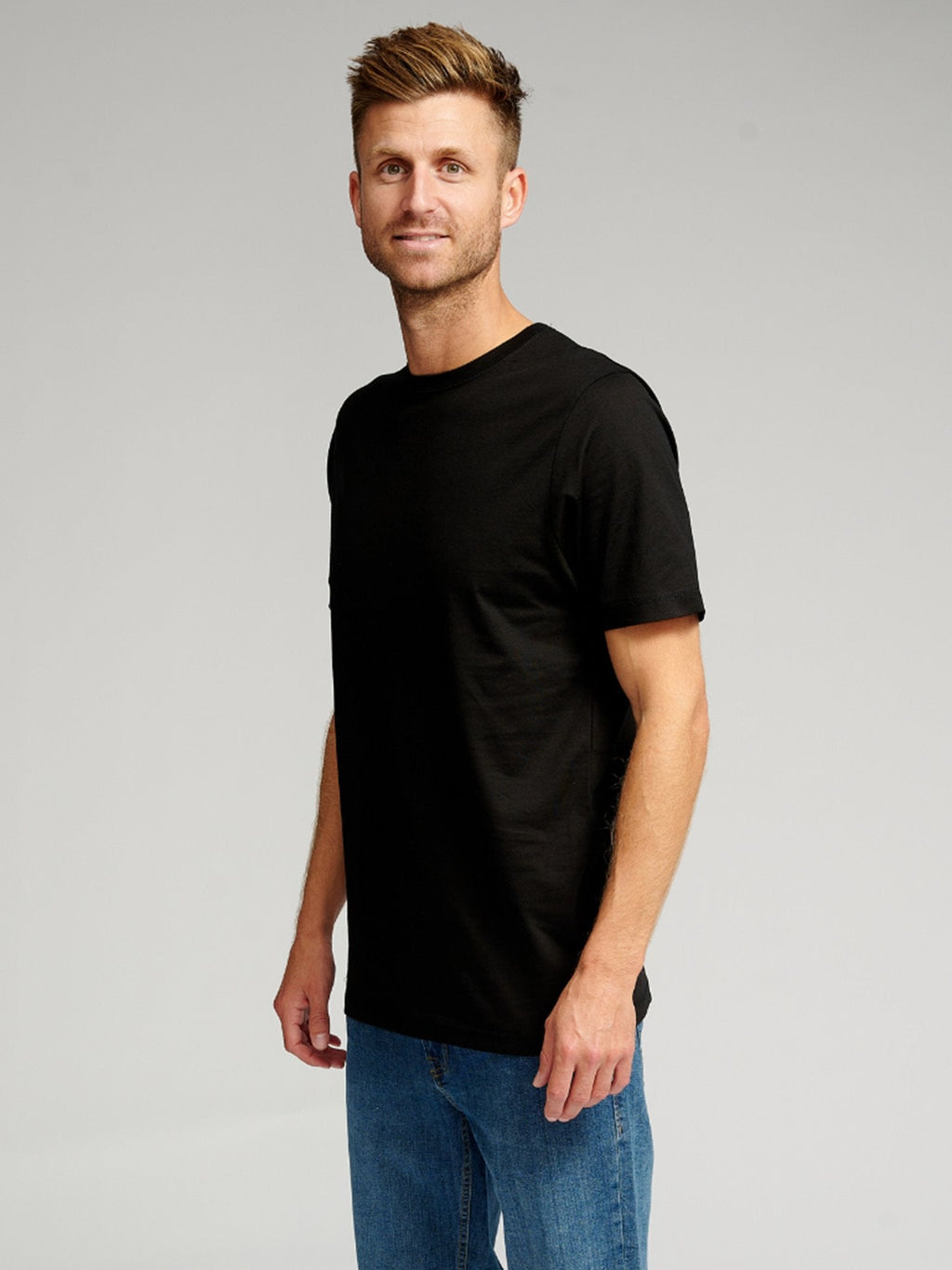 Organic Basic T-shirt - Black (C.D)