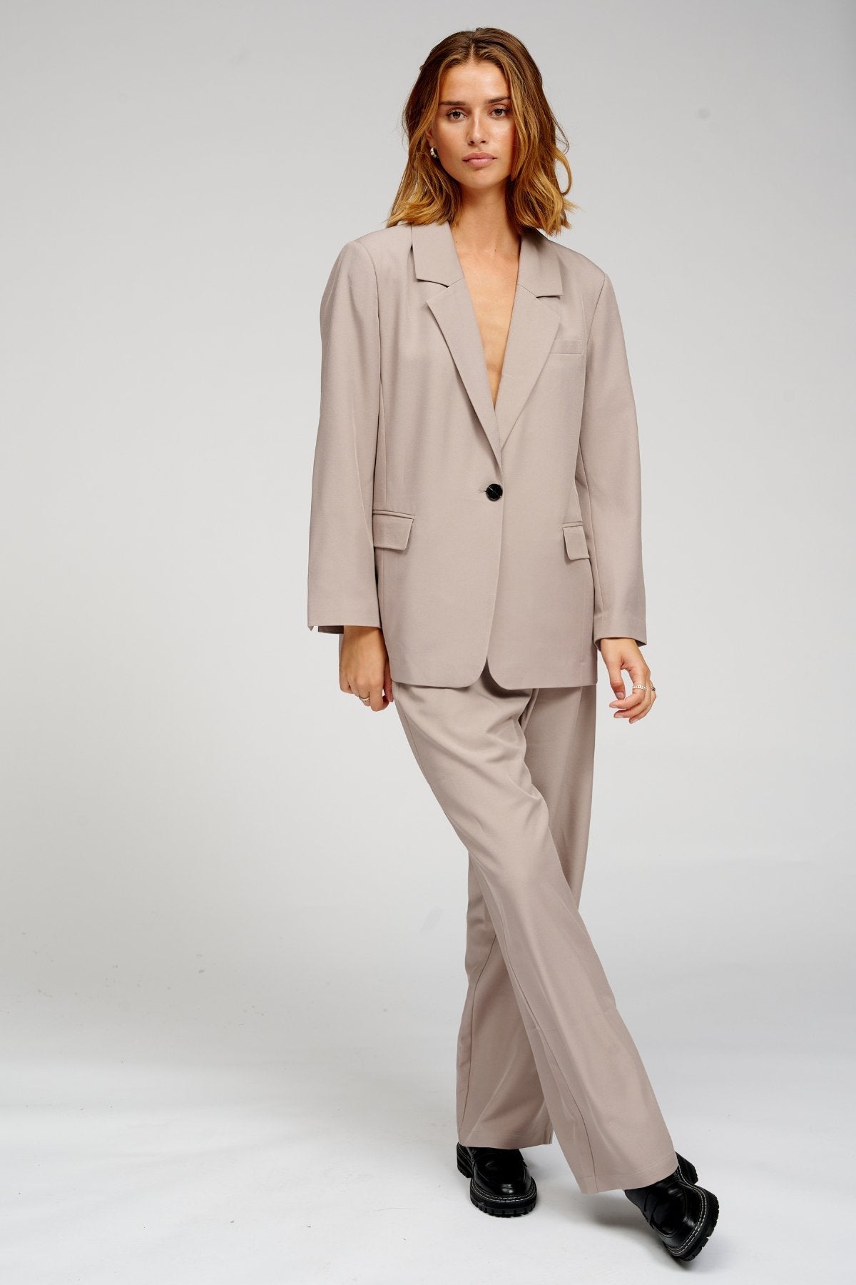 Timeless wardrobe: Oversized Suit (Grey)