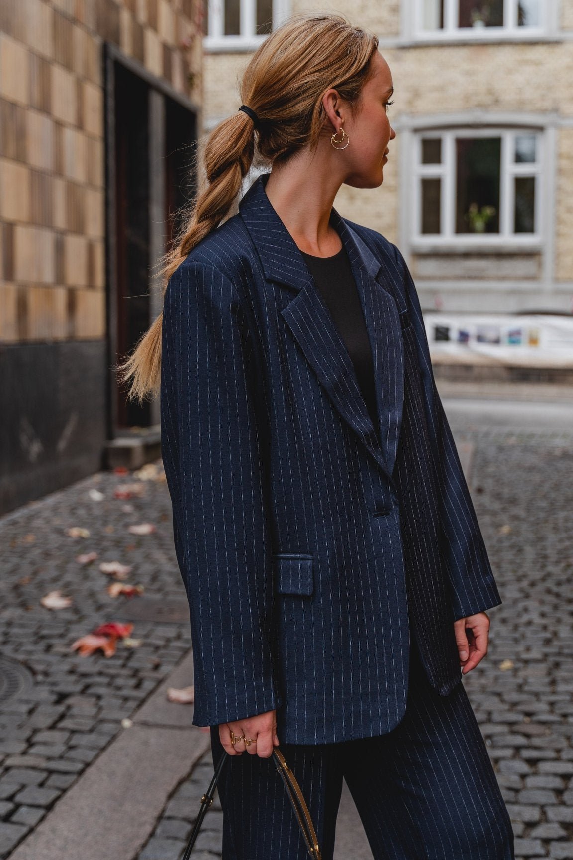 oversized-suit-navy-pinstripe-