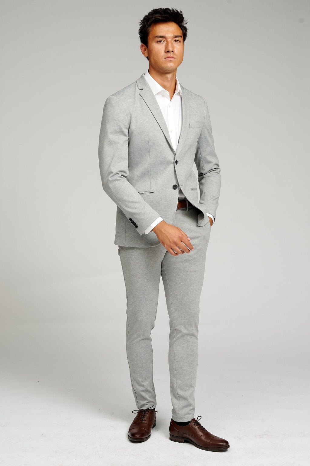 高性能套装™️ (浅灰色) + 高性能衬衫™️ - 套餐优惠 (V.I.P)