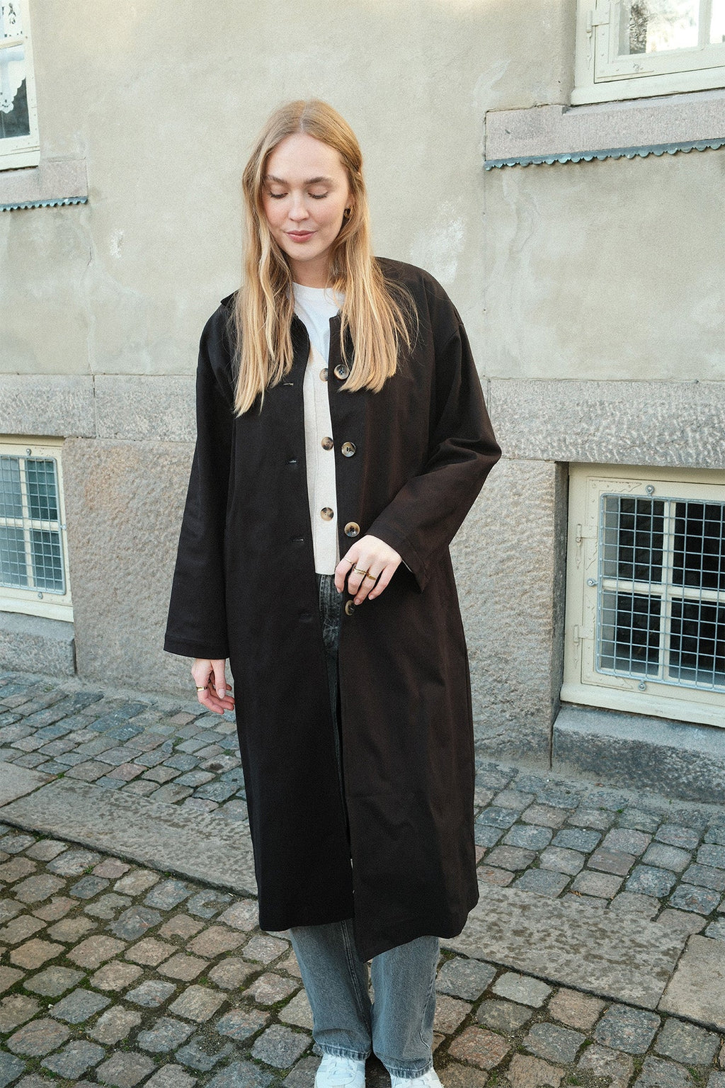 Carla Trenchcoat - Dubh