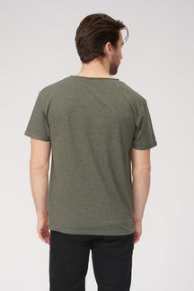 Tričko s surovou krkom - škvrnitá zelená