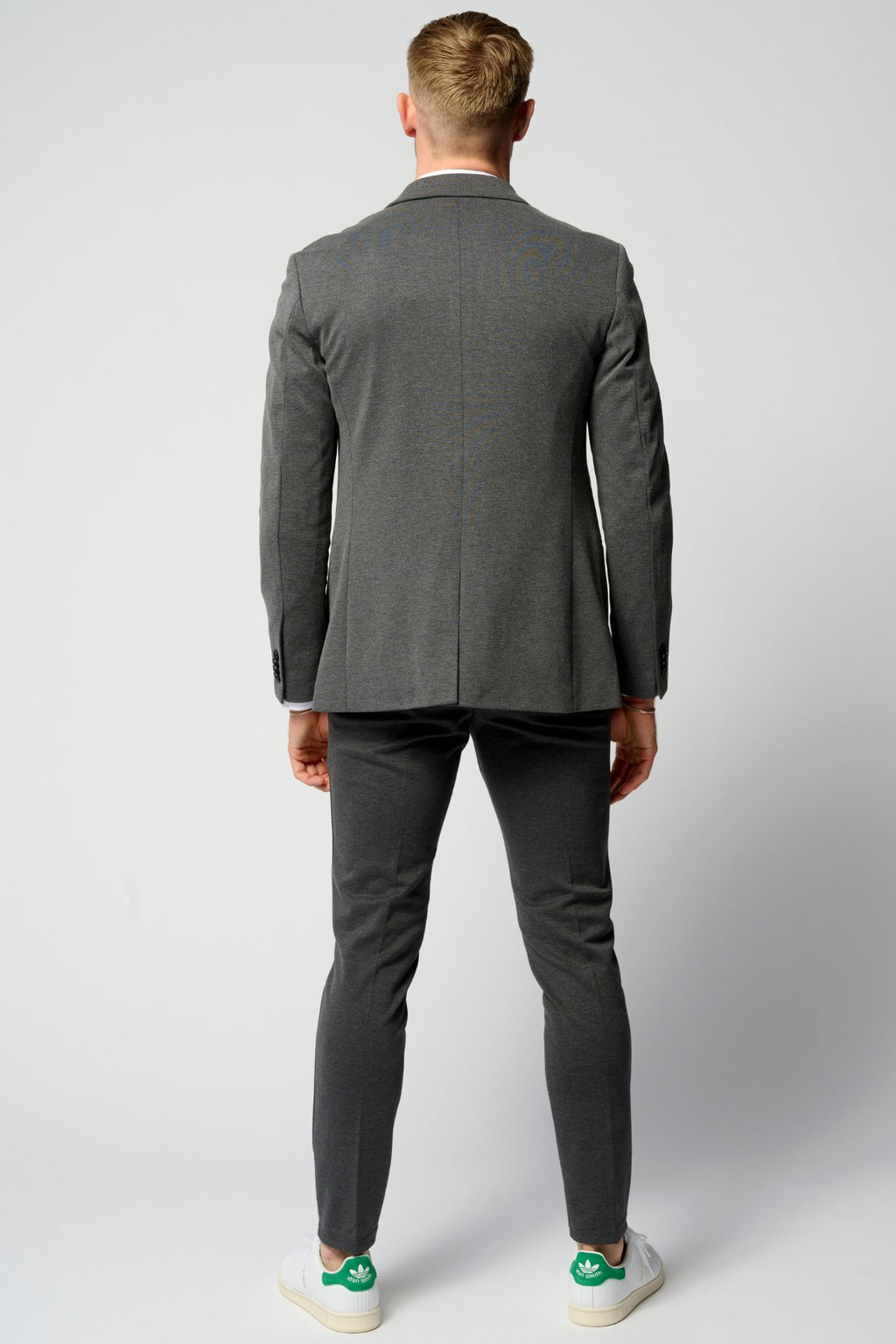 Performance Suit ™ ️ (tmavo šedá) + Performance Tričko - obchod s balíkom